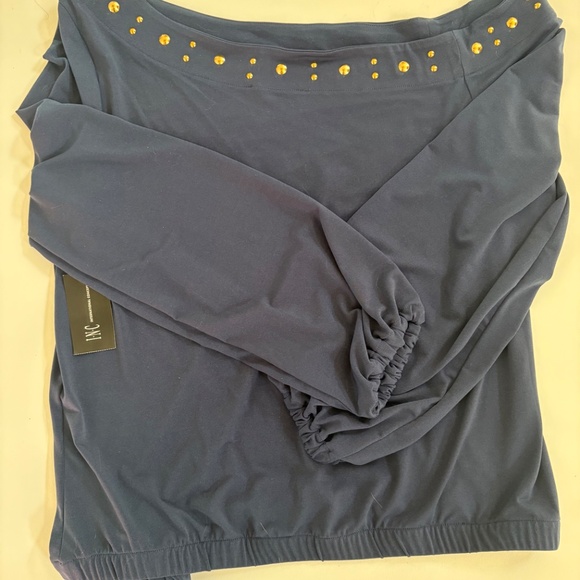 Off the shoulder top. - Picture 3 of 3